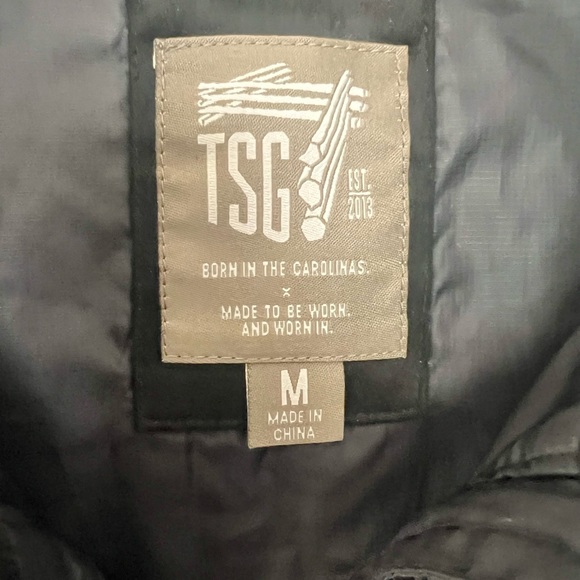 The Sporting Gent Medium Black Midseason Quilted Vest for Hiking Hunting Sports - Picture 5 of 5